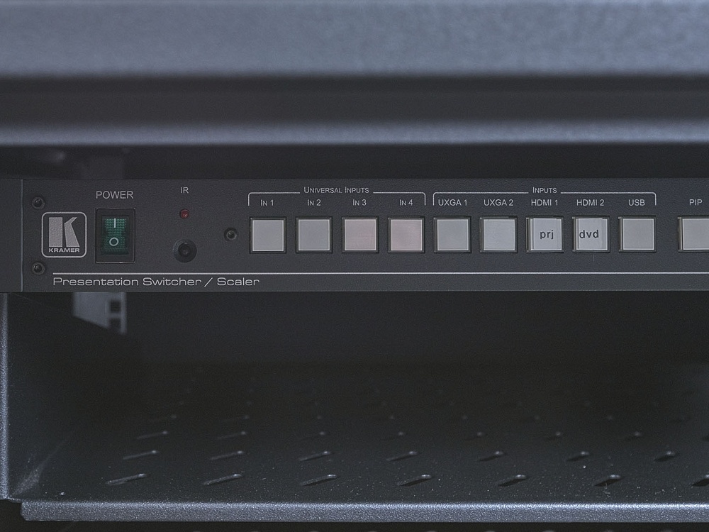  Телекоммуникационный напольный серверный шкаф ZPAS WZ-4318-01-01-011 Шкаф-24033 Шкаф-24033