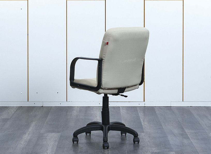 Офисное кресло для персонала   Кожзам Бежевый   (КПКБ-30053)