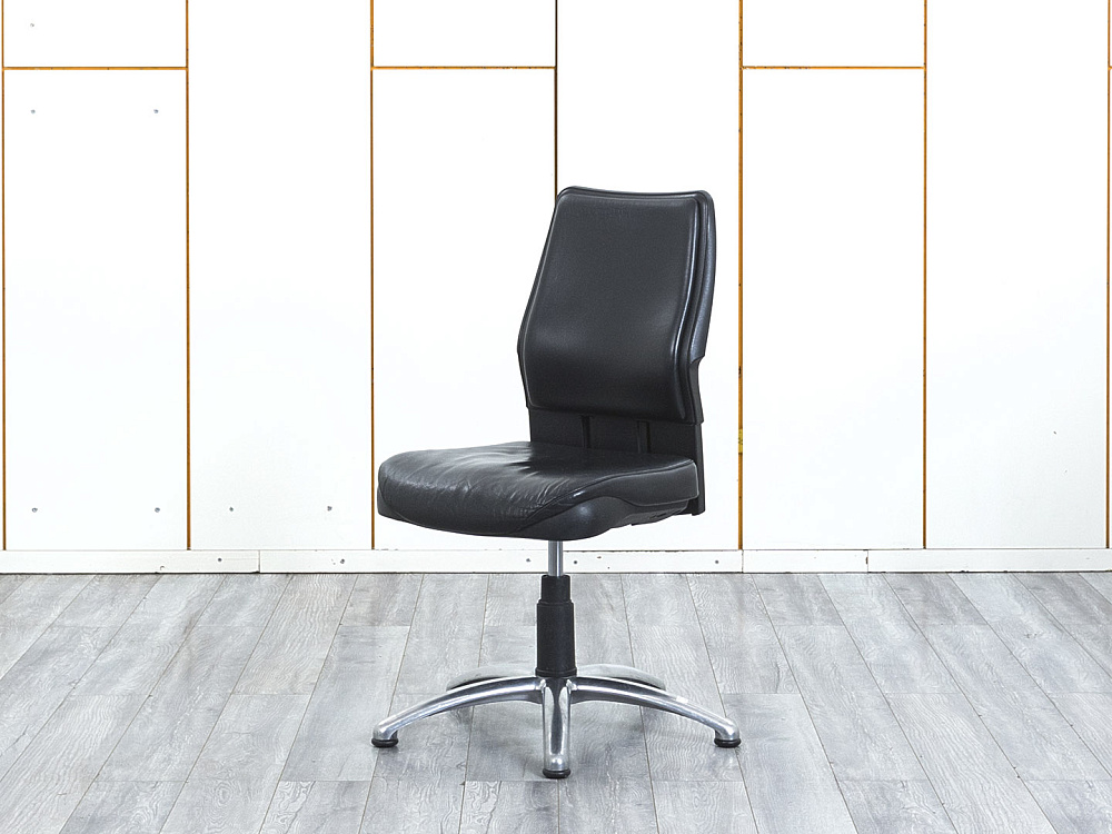 Конференц кресло для переговорной  Черный Кожзам SteelCase   (УНКЧ-30074)