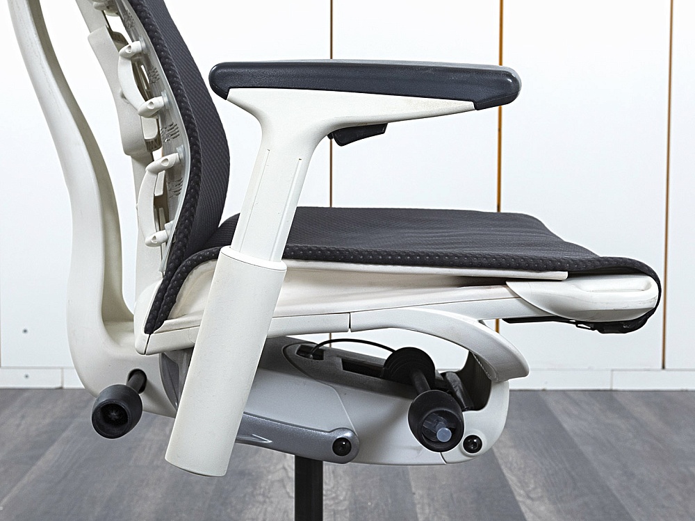 Офисное кресло руководителя  Herman Miller Ткань Серый Embody  (КРТС-03032)