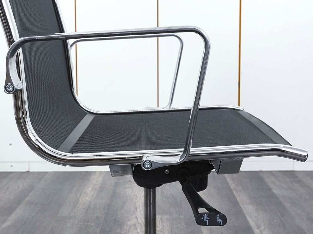 Офисное кресло руководителя  LUXY Сетка Черный LIGHT-MESH/A  (КРСЧ-05042)