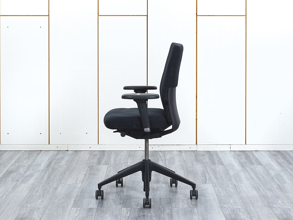 Офисное кресло для персонала  VITRA Ткань Черный   (КПТЧ7-26013)