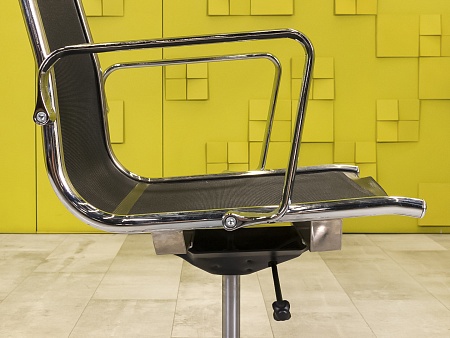 Офисное кресло для персонала на колесах Luxy  Сетка Чёрный Италия_КПТЧ3-290923