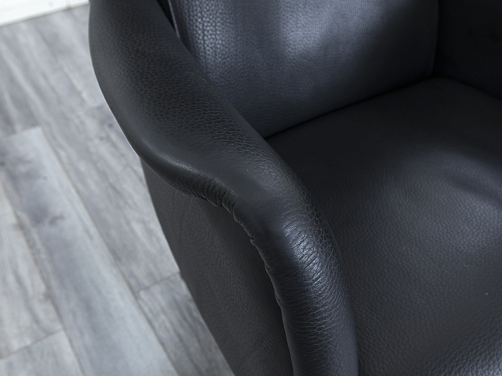 Офисное кресло руководителя  Origgi Salotti Кожа Черный   (КРКЧ-05093)