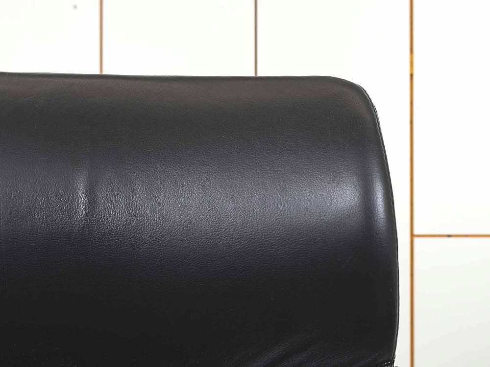 Офисное кресло руководителя  Haworth Кожа Черный Comforto  (КРКЧ-31051)