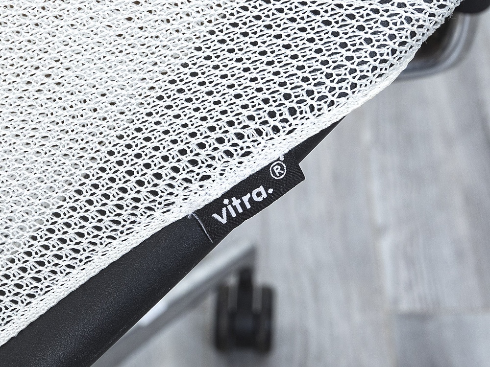 Офисное кресло для персонала  VITRA Сетка Белый   (КПСБ1-21113)