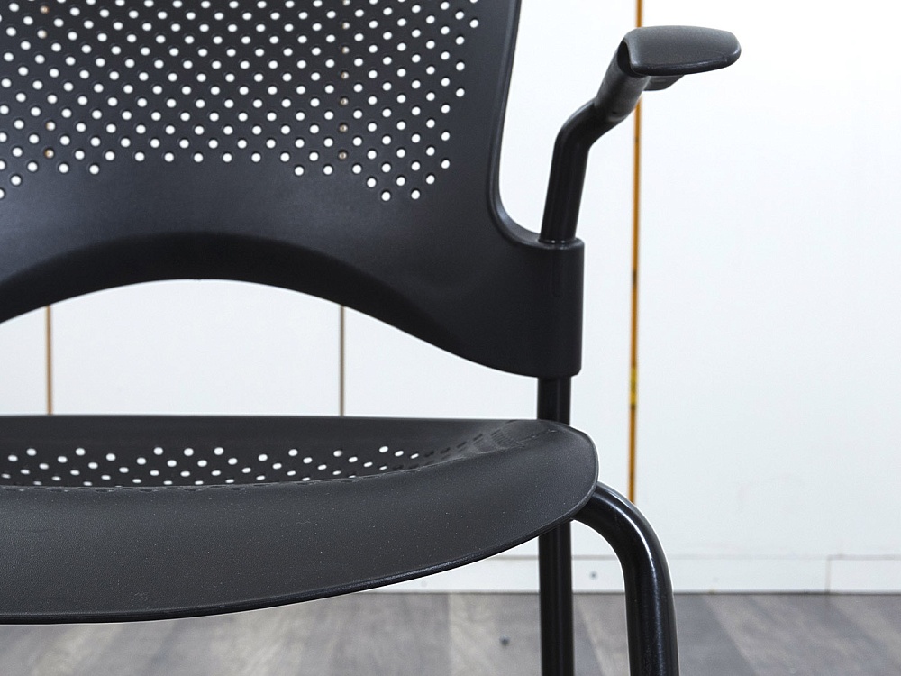 Конференц кресло для переговорной  Черный Пластик Herman Miller Caper  (УНПЧ-25072)
