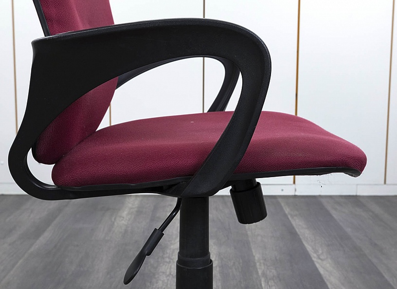 Офисное кресло руководителя   Ткань Красный   (КРТК-25112)