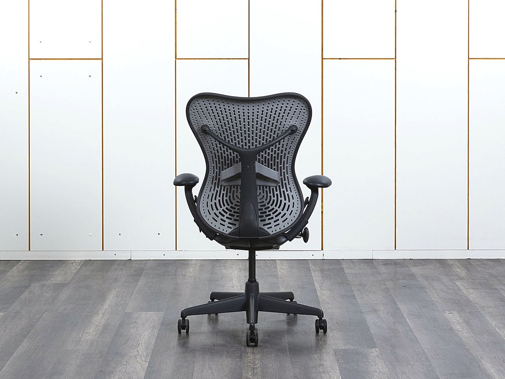 Офисное кресло руководителя  Herman Miller Сетка Черный Mirra  (КРСЧ-12122)