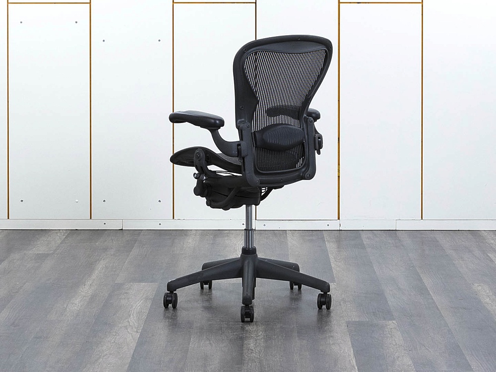Офисное кресло руководителя  Herman Miller Сетка Черный Aeron  (КРСЧ-25072)