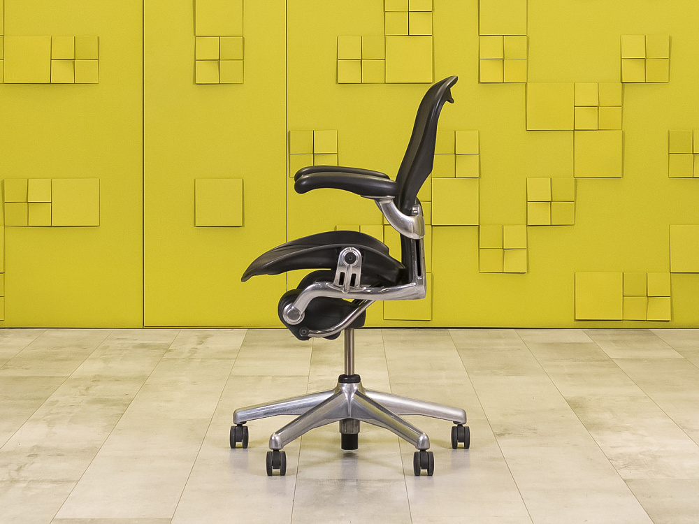 Офисное кресло руководителя на колесах Aeron B Herman Miller Сетка Чёрный США  КРТЧ1-12115