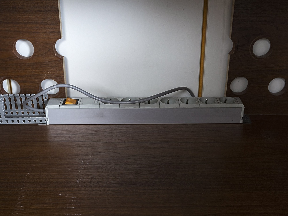 Офисный стол для переговоров Bene 4 270х1 520х740 Шпон Орех   (СГПХ-12123)