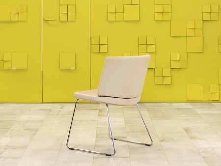 Конференц кресло для переговорной на полозьях Techo Экокожа Бежевый Чехия_КДКБ-14081