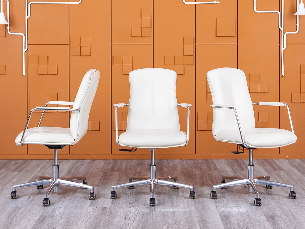 Конференц кресло для переговорной  Бежевый Кожа CODUTTI   (УНКБ-18053)