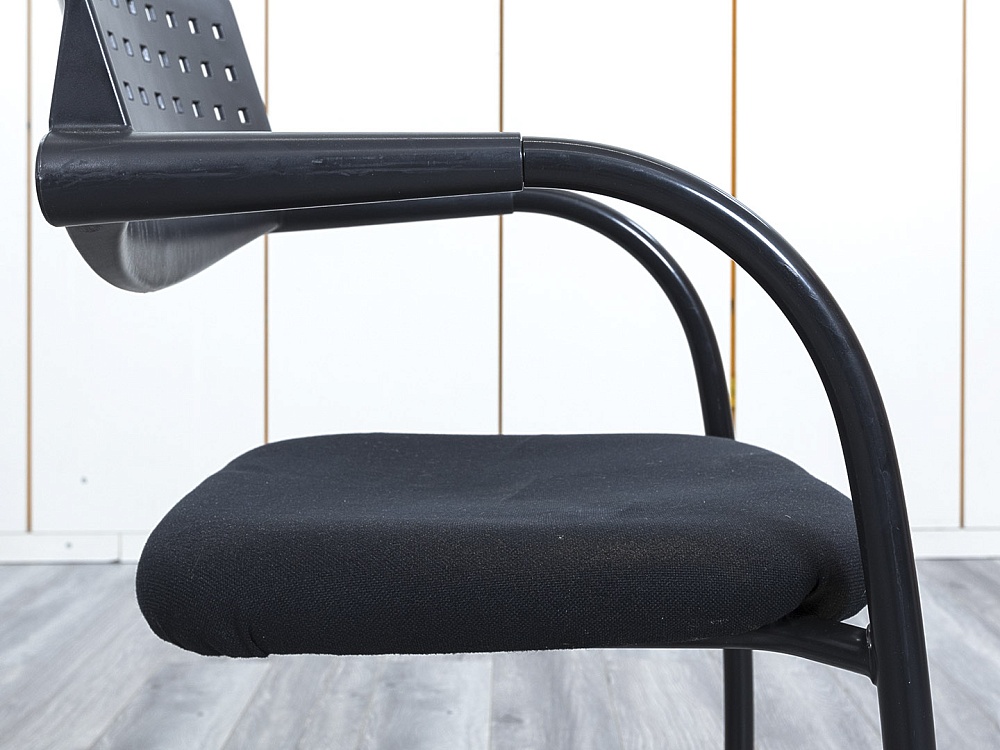 Конференц кресло для переговорной  Черный Ткань VITRA VISAVIS 2  (КДТЧ1-28113)