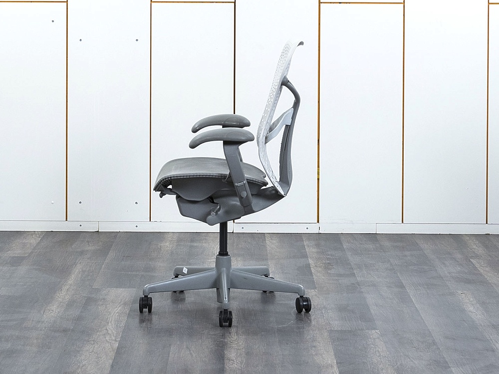 Офисное кресло руководителя  Herman Miller Сетка Белый Mirra  (КРСБ-13112)