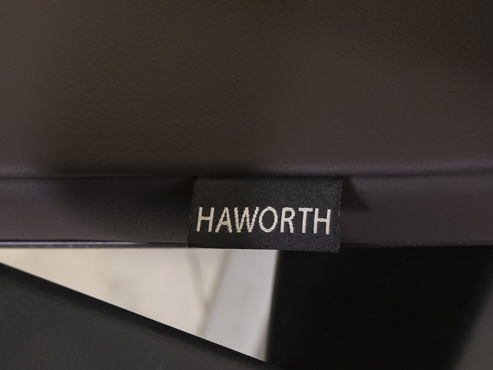 Офисное кресло руководителя на колесах Very HAWORTH Кожа Коричневый США  КРКК-16016