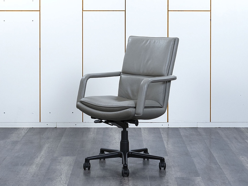 Офисное кресло руководителя  KEILHAUER Кожа Серый Elite  (КРКС-04053)
