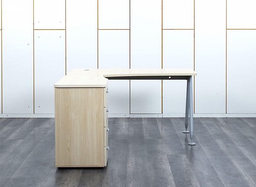 Комплект офисной мебели стол с тумбой  1 400х1 600х750 ЛДСП Клен   (СПУВ2Кл-13033)