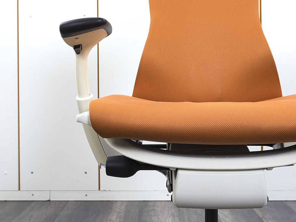 Офисное кресло руководителя  Herman Miller Ткань Оранжевый Embody  (КРТО-16062)