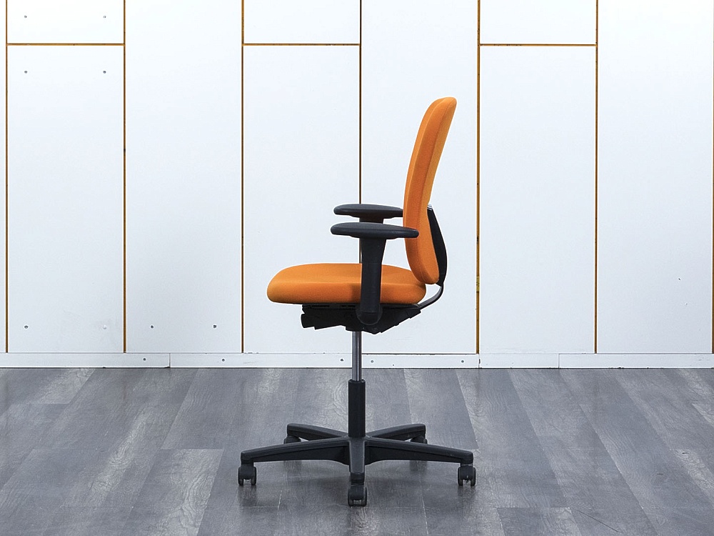 Офисное кресло для персонала  Ahrend Ткань Оранжевый   (КПТО-20053)