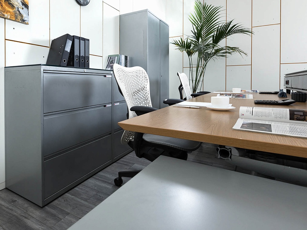 Комплект офисной мебели Herman Miller 3 200х1 800х1 000 ЛДСП Орех   (КОМХ-17082)