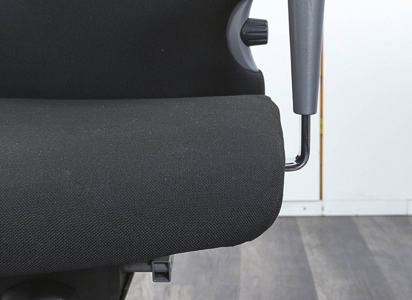 Офисное кресло для персонала  Haworth Ткань Черный Comforto  (КПТЧ-30112)