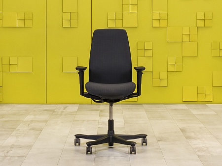 Офисное кресло для персонала на колесах Kinnarps Ткань Серый Швеция_КПТС1-15071