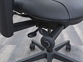 Офисное кресло руководителя  SteelCase Кожа Черный Leap B  (КРКЧ-16122)