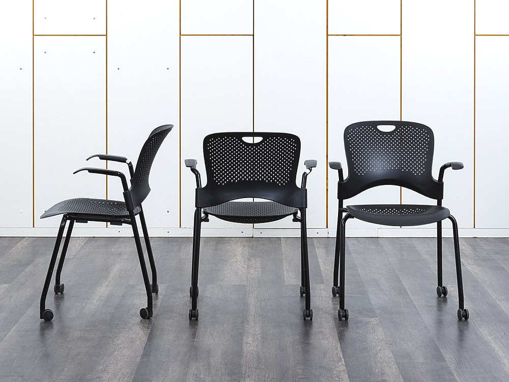 Конференц кресло для переговорной  Черный Пластик Herman Miller Caper  (УНПЧ-25072)