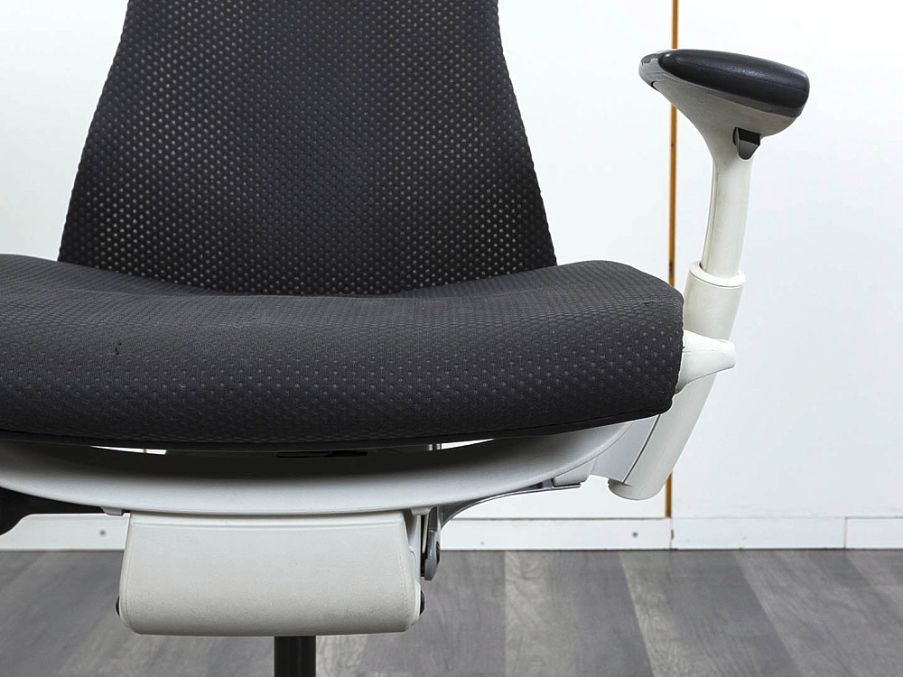 Офисное кресло руководителя  Herman Miller Ткань Серый Embody  (КРТС-03032уц)