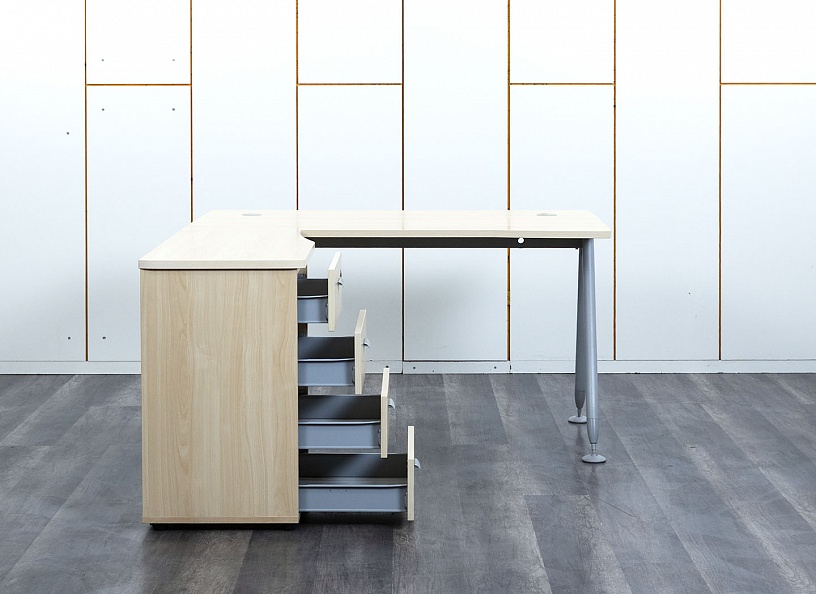 Комплект офисной мебели стол с тумбой  1 400х1 600х750 ЛДСП Клен   (СПУВКл-13033)