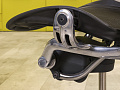 Офисное кресло руководителя на колесах Aeron B Herman Miller Сетка Чёрный США  КРТЧ1-12115