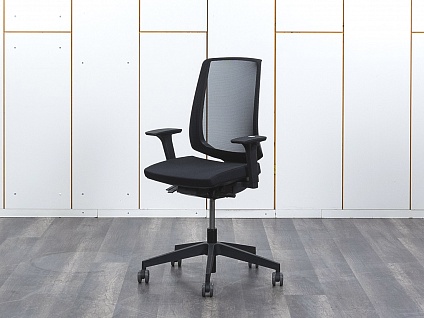 Офисное кресло для персонала  Profim Ткань Черный Light Up 250S  (КПСЧ-12092(нов))