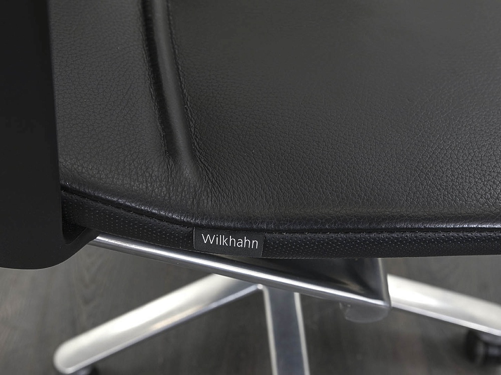Офисное кресло руководителя  Wilkhahn  Кожа Черный Modus Small 274/7  (КРКЧ-13081)