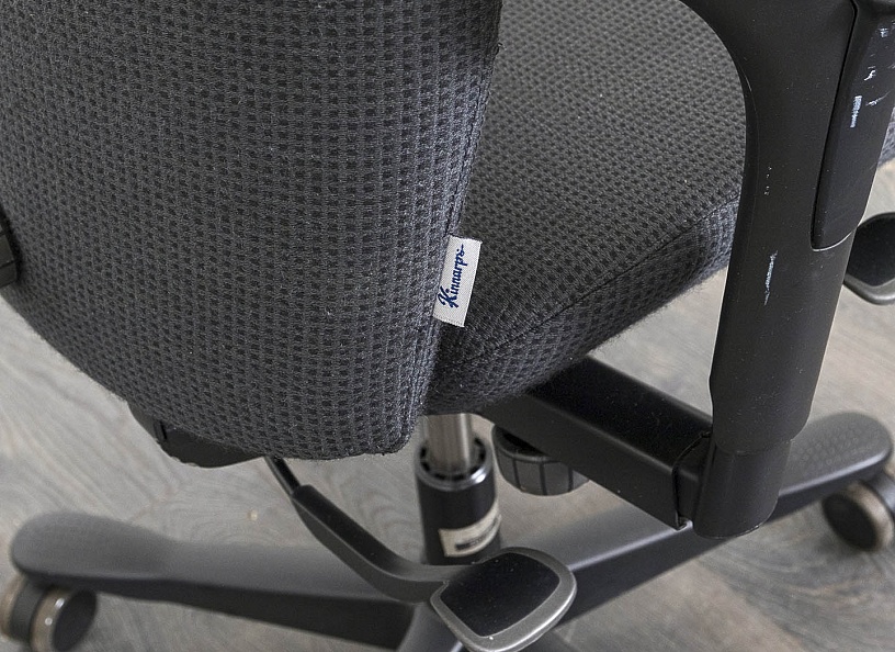Офисное кресло руководителя  Kinnarps Ткань Серый   (КПТС-15071)