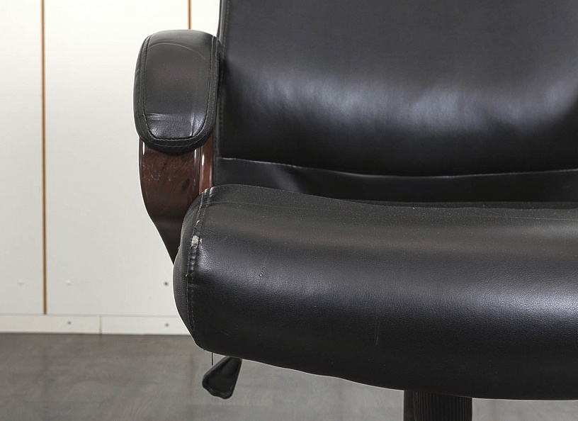 Офисное кресло руководителя   Кожа/кожзам Черный   (КРКЧ8-12041)