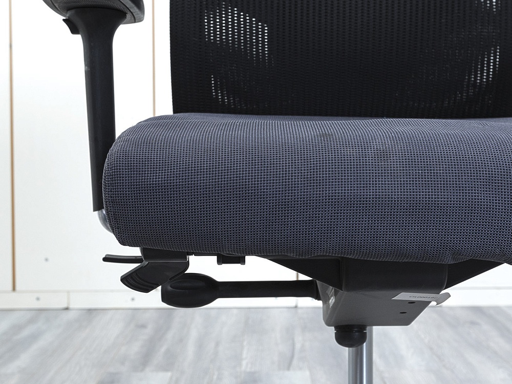 Офисное кресло руководителя  Dauphin Ткань Синий   (КРТН1-13123)