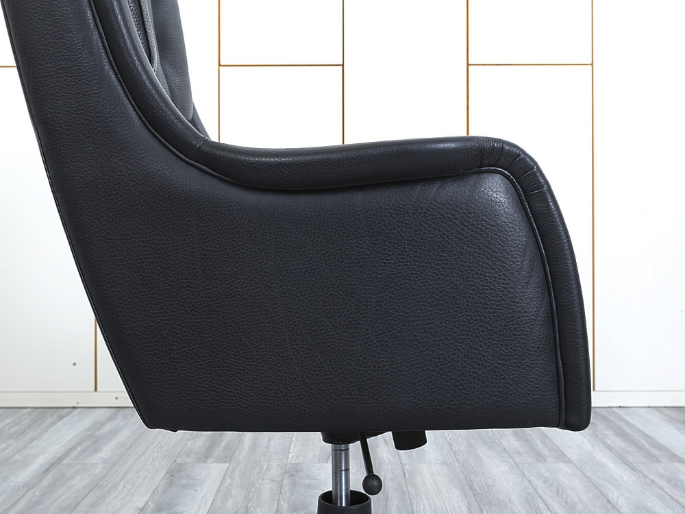 Офисное кресло руководителя  Origgi Salotti Кожа Черный   (КРКЧ-05093)