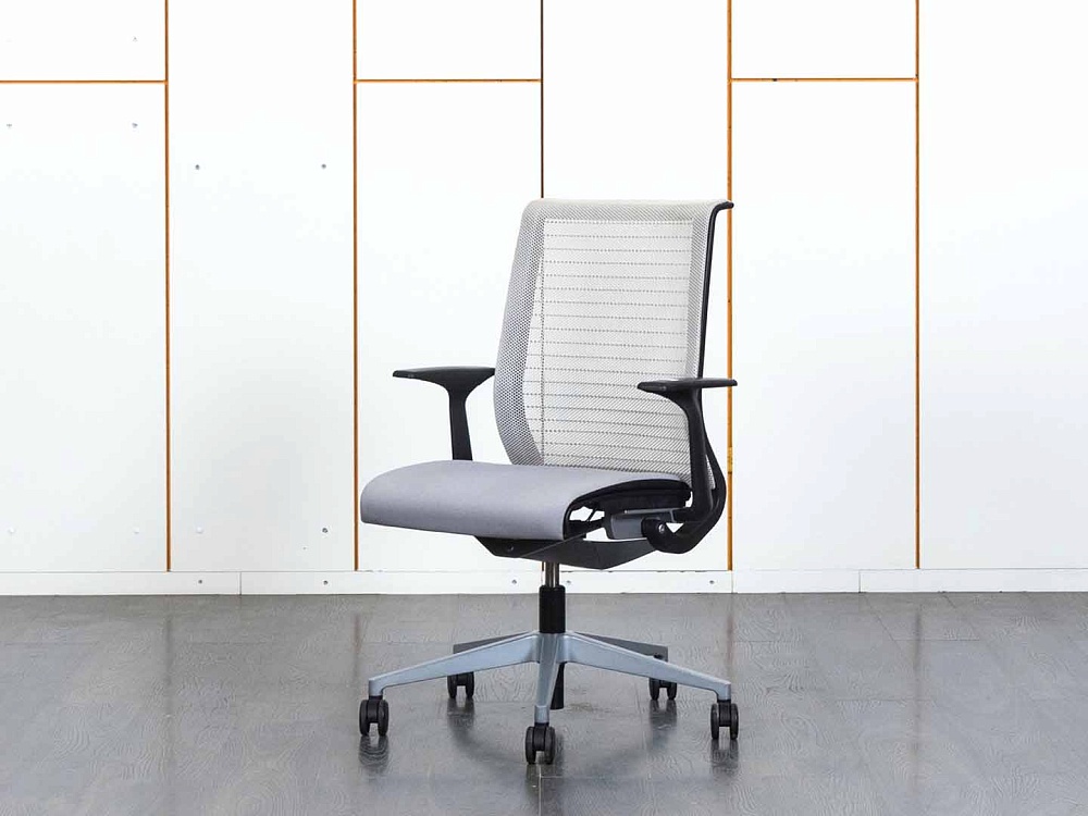 Конференц кресло для переговорной  Серый Ткань SteelCase Think  (КПТС-12011)