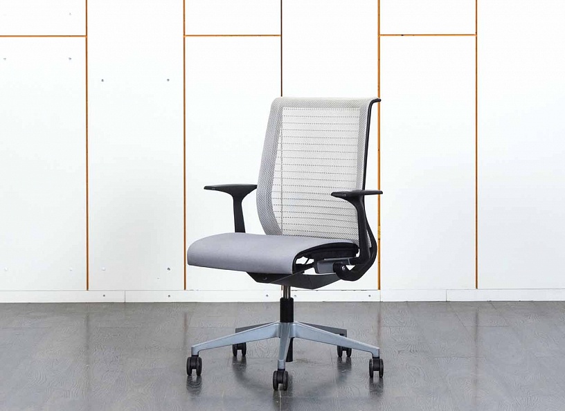 Конференц кресло для переговорной  Серый Ткань SteelCase Think  (КПТС-12011)