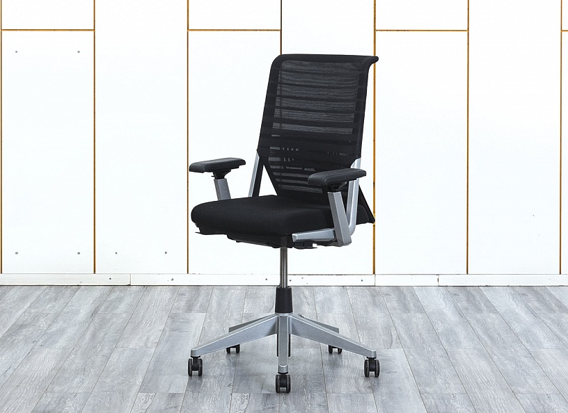 Офисное кресло для персонала  Haworth Ткань Черный Comforto  (КПТЧ1-14123)