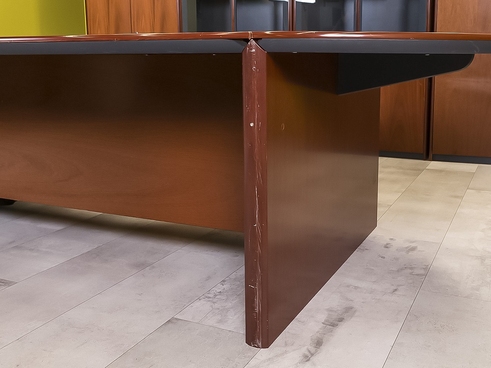 Кабинет руководителя ORA Массив Орех Италия