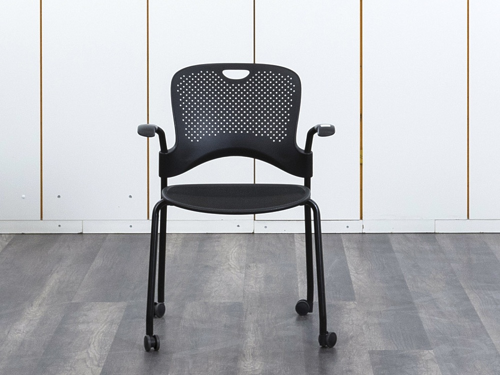 Конференц кресло для переговорной  Черный Пластик Herman Miller Caper  (УНСЧ-25072)