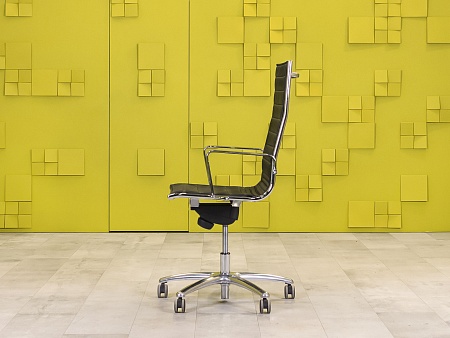 Офисное кресло руководителя на колесах Luxy  Кожа Чёрный Италия_КРКЧ-12020