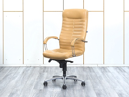 Офисное кресло руководителя   Кожзам Белый   (КРКБ-29054)
