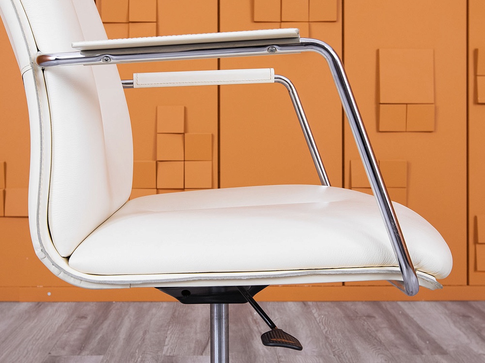 Конференц кресло для переговорной  Бежевый Кожа CODUTTI   (УНКБ-18053)