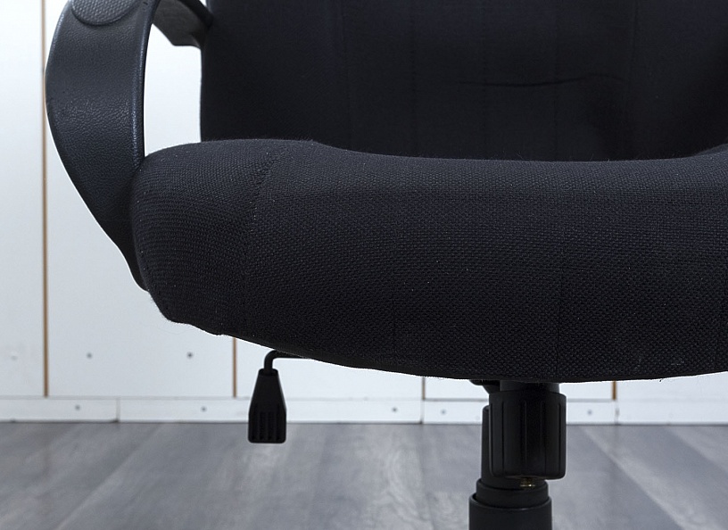 Офисное кресло руководителя   Ткань Черный   (КРТЧ2-23053)