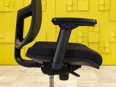 Офисное кресло для персонала на колесах NARBUTAS Ткань Чёрный Литва_КПТЧ7-290923