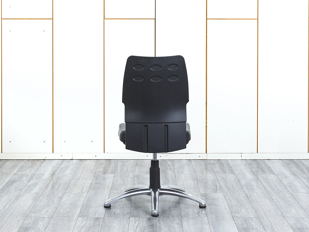 Конференц кресло для переговорной  Черный Кожзам SteelCase   (УНКЧ-30074)